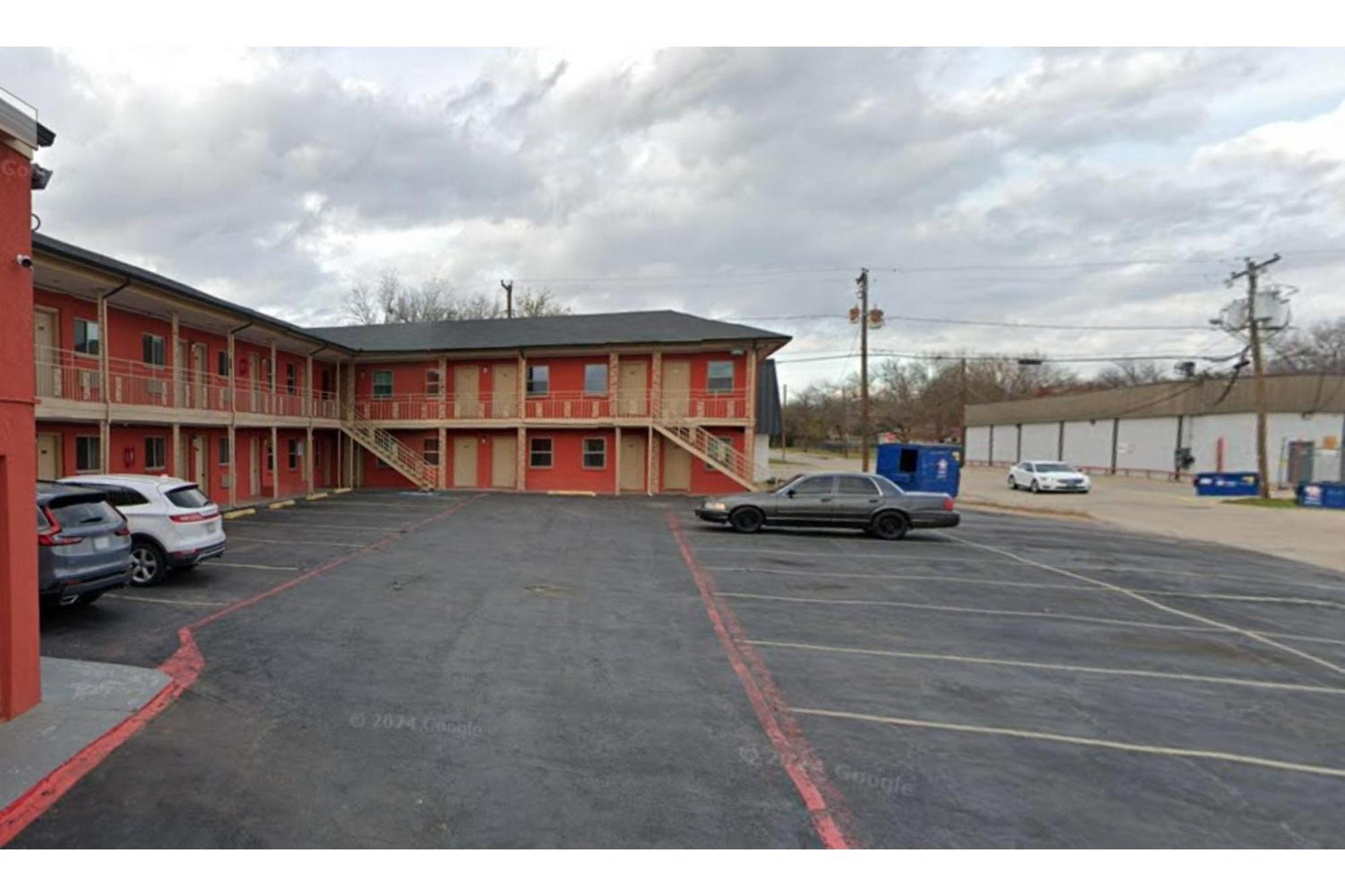 Exclusivo Inn By Oyo Grand Prairie, Tx Exterior photo
